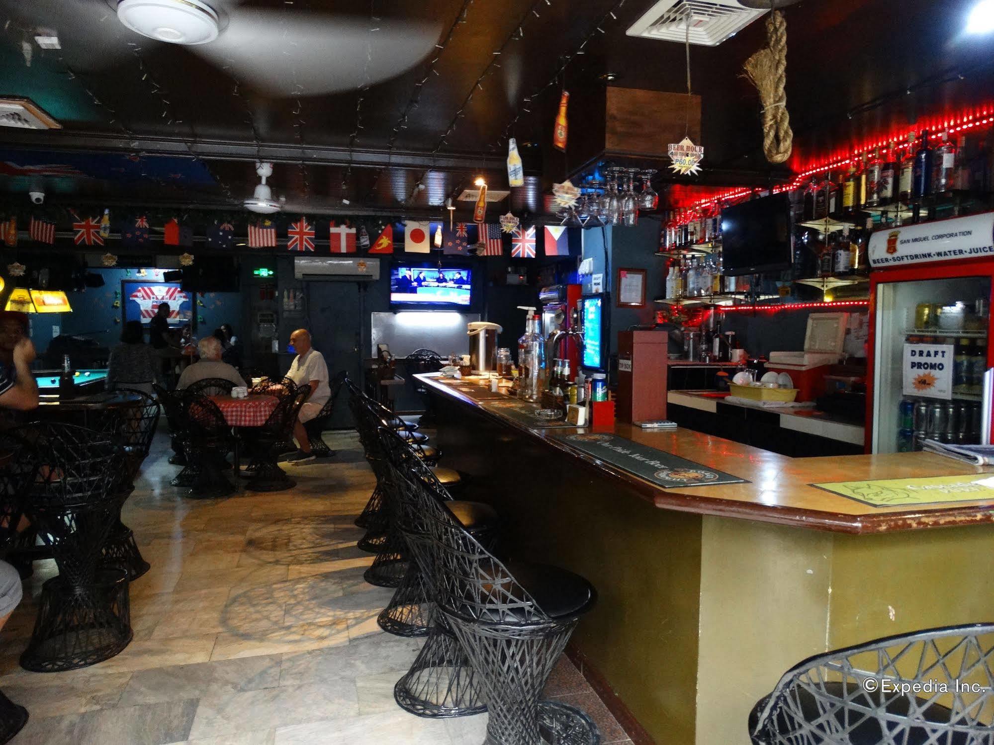 The Southern Cross Hotel Манила Экстерьер фото