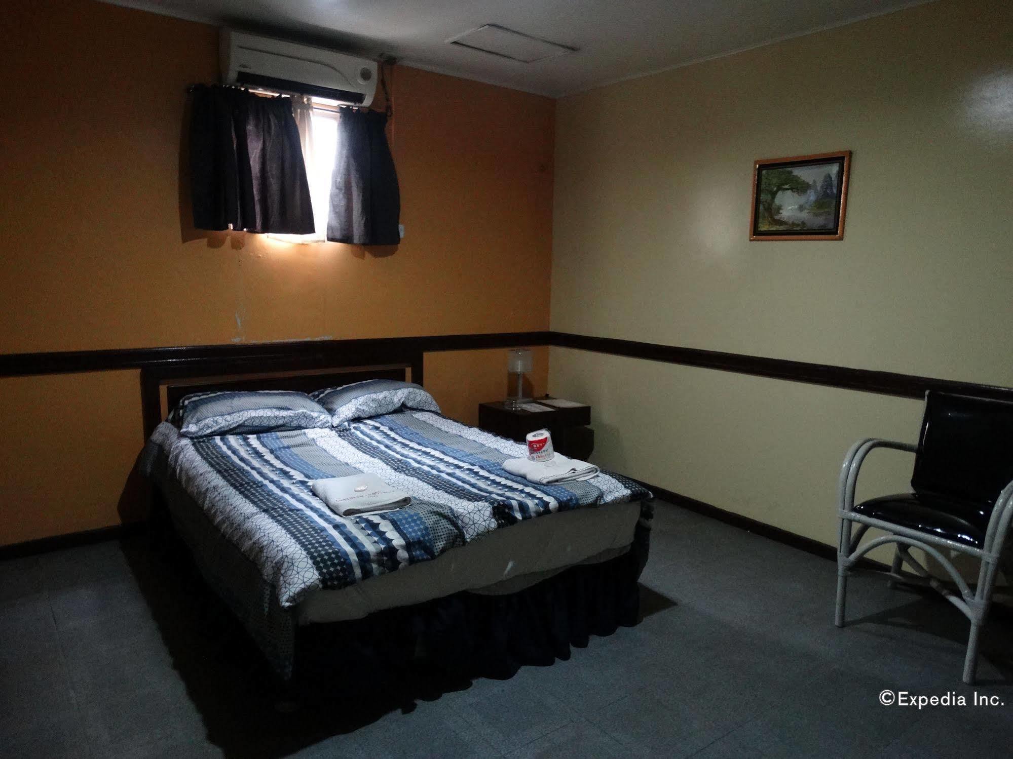 The Southern Cross Hotel Манила Экстерьер фото